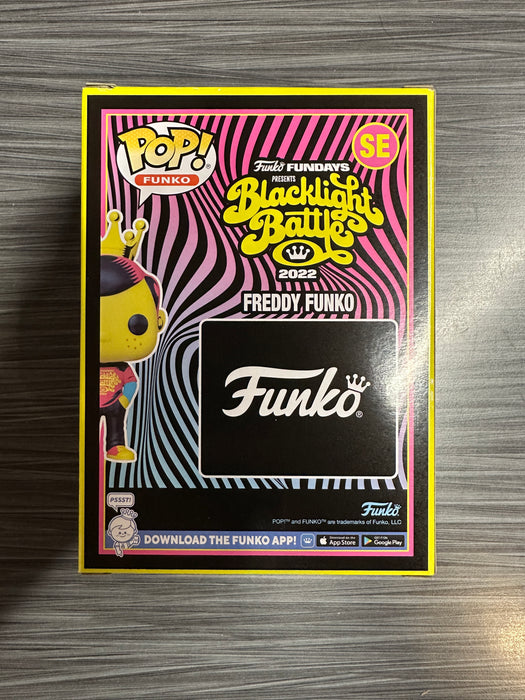 Funko POP! Freddy Showtime (Blacklight Battle 500 PCS)(Damaged Box) #SE