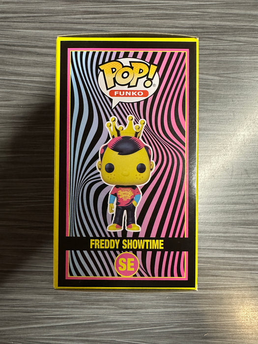 Funko POP! Freddy Showtime (Blacklight Battle 500 PCS)(Damaged Box) #SE