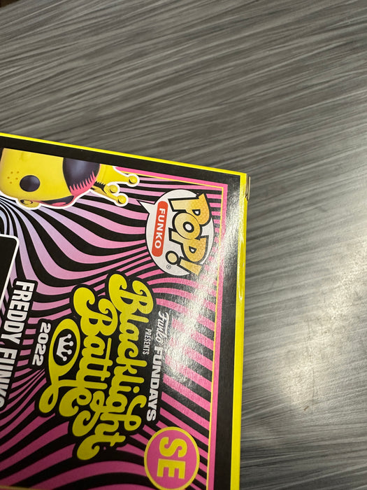 Funko POP! Freddy Showtime (Blacklight Battle 500 PCS)(Damaged Box) #SE