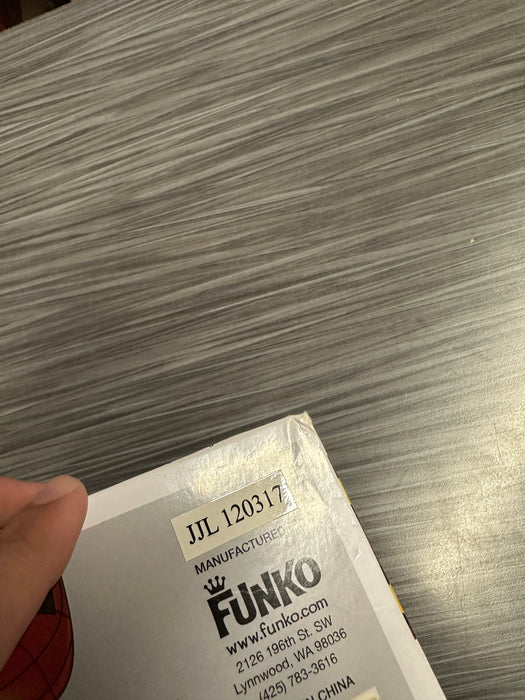 Funko POP! Marvel: The Amazing Spider-Man - Spider-Man (Damaged Box) #15