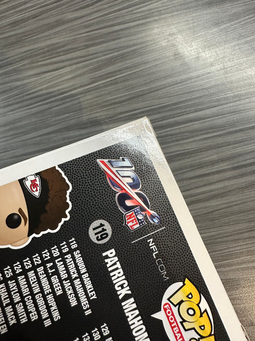 Funko POP! Football: Chiefs - Patrick Mahomes II [White Jersey](Fanatics)(Damaged Box) #119