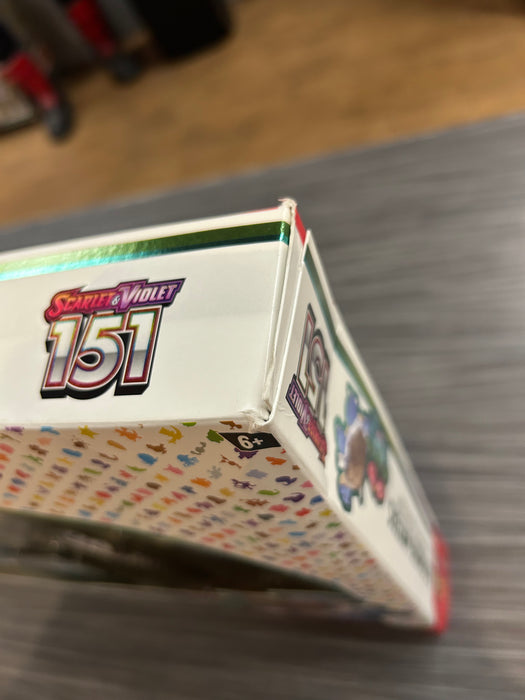 Pokémon TCG Scarlet & Violet 151 - Blooming Waters Premium Collection (Damaged Box)
